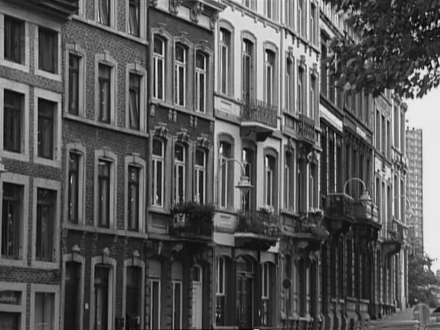  [Black and white picture of row of houses in Liège]