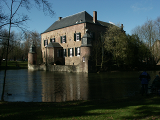 [Ein zu dunkles Foto von Kasteel Erenstein]